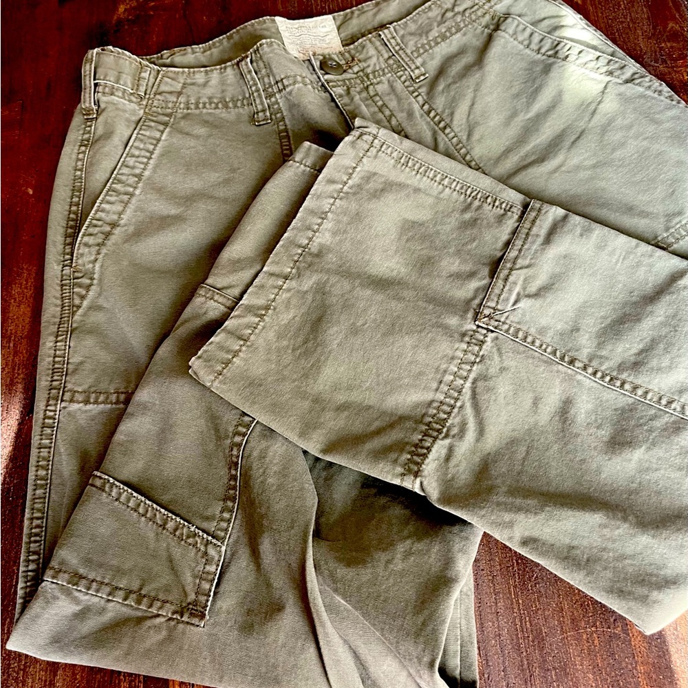 Abercrombie & Fitch Cargo Capris Sz 8